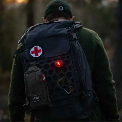 Orbiloc Sicherheitslicht am Rucksack für Outdoor-Abenteuer